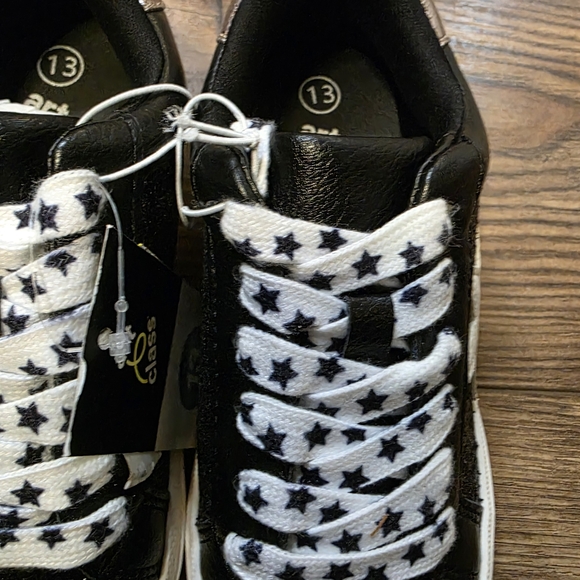 Youth Black Glitter Sneakers with Stars NWT - Picture 4 of 9